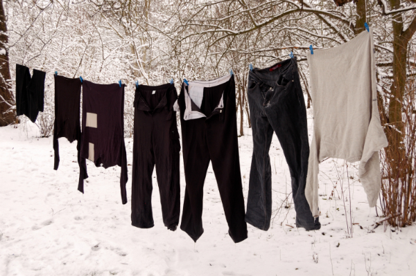 Kleidung trocknet auch im Winter im Freien